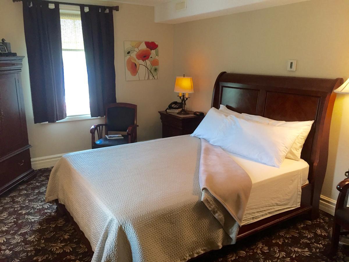 The Queen'S Inn พิกทัน ภายนอก รูปภาพ