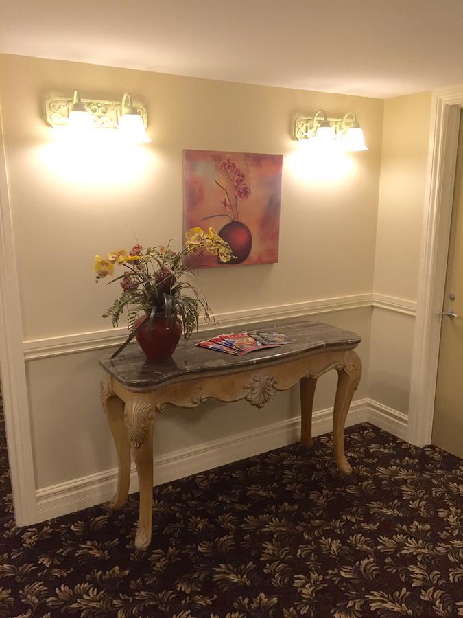 The Queen'S Inn พิกทัน ภายนอก รูปภาพ